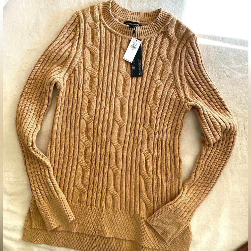 Banana Republic Crew Camel Brown Sweater